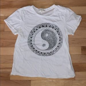 White t-shirt with ying yang design